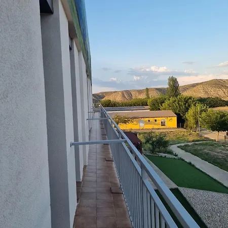 Albergue Valmadrid אכסניה
