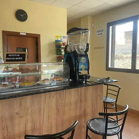 Albergue Valmadrid אכסניה *