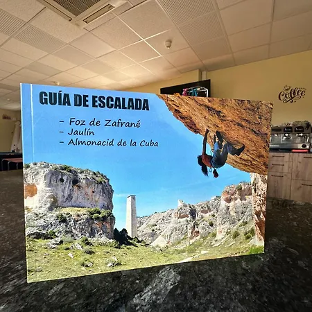 Albergue Valmadrid Hostel Valmadrid